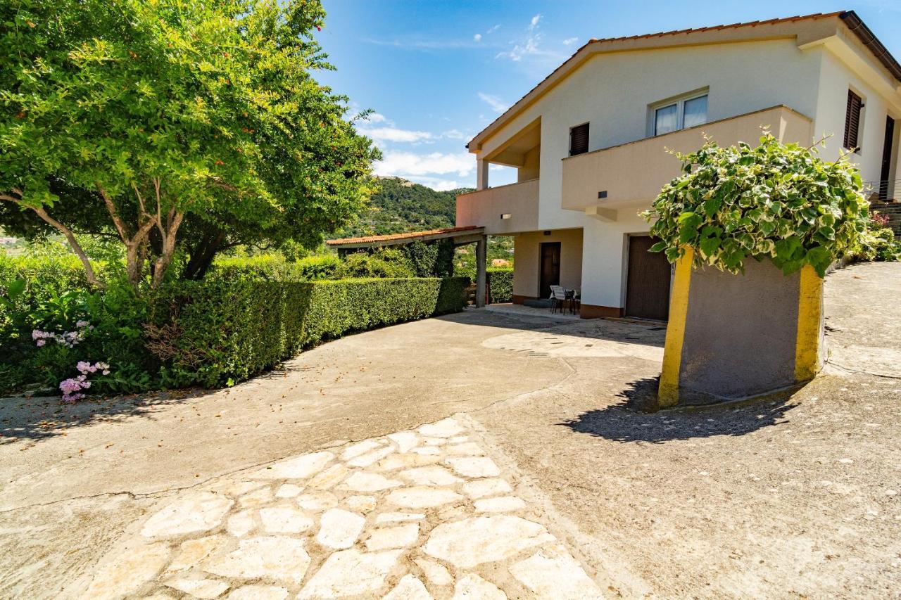 Apartment Dumicic 2 Mundanije Екстер'єр фото